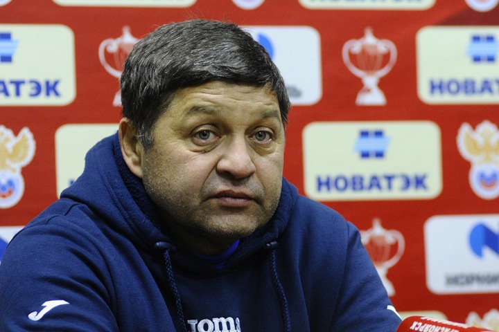 Экс-тренер ФК «Сибирь» снова возглавил новосибирский клуб, несмотря на протесты фанатов