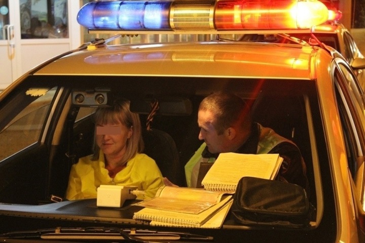 Нетрезвая автомобилистка сама себя сдала полицейским в Хакасии, потому что хотела их «внимания»