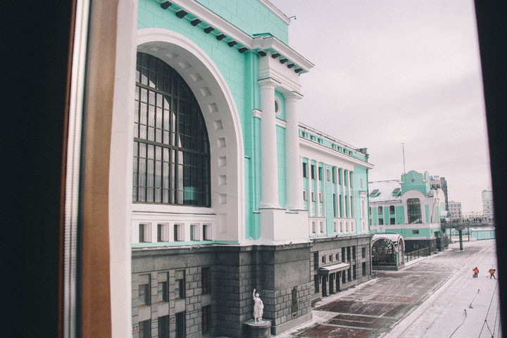 Экс-начальник станции «Новосибирск-Главный» отделался штрафом за взятки в особо крупном размере