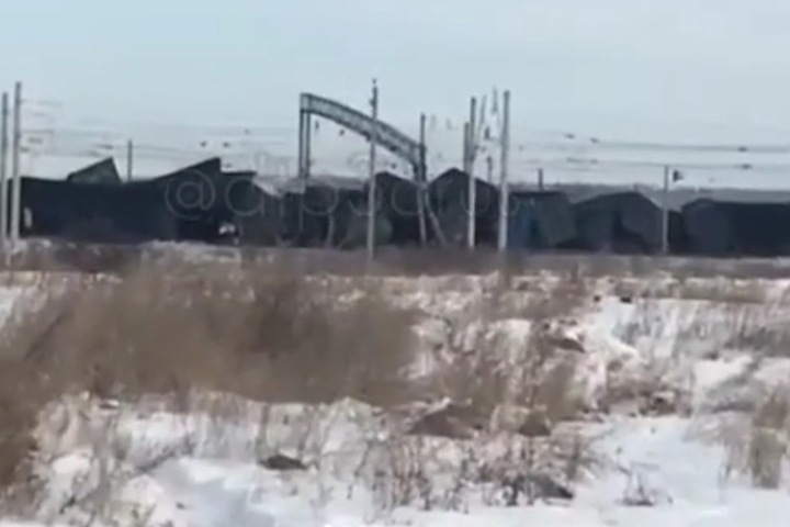 30 вагонов с углем сошли с рельсов в Иркутской области