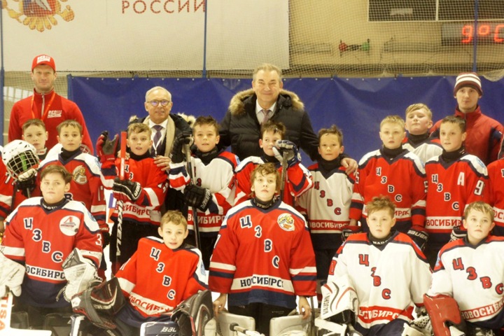 Частный инвестор отремонтирует хоккейный каток в Новосибирске
