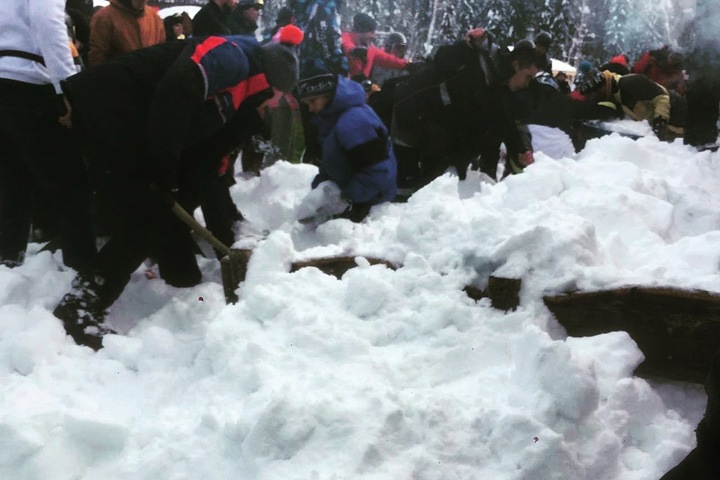 Снег сошел на туристок в Шерегеше