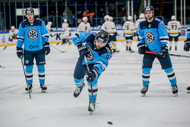 Хоккейная «Сибирь» впервые за четыре года вышла в плей-офф