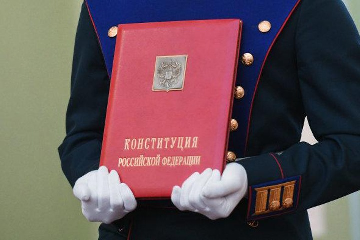 Томскому блогеру предложили прорекламировать изменения в Конституцию в соцсетях
