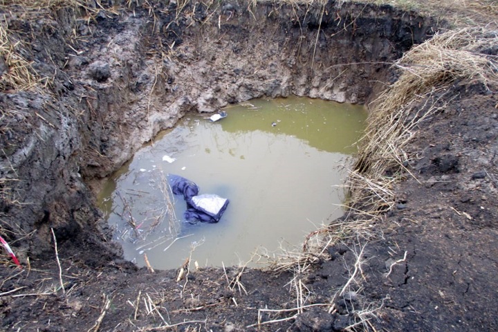 Сибирячка утонула в разрытой коммунальщиками яме