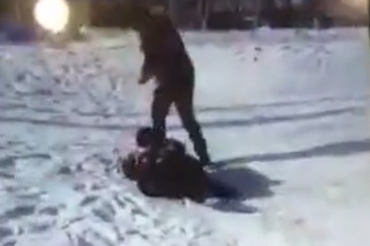 Подростки из Братска сняли избиение школьницы на видео