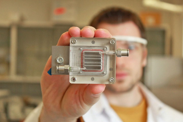Новосибирские ученые разработали сенсор для определения опасных веществ в воздухе