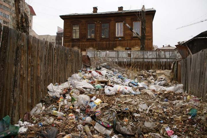 Глава Читы порекомендовал чиновникам ходить пешком, чтобы увидеть проблему мусора