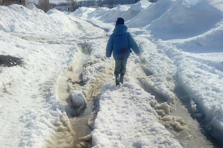 Скорая помощь не может проехать в новосибирское село из-за снега