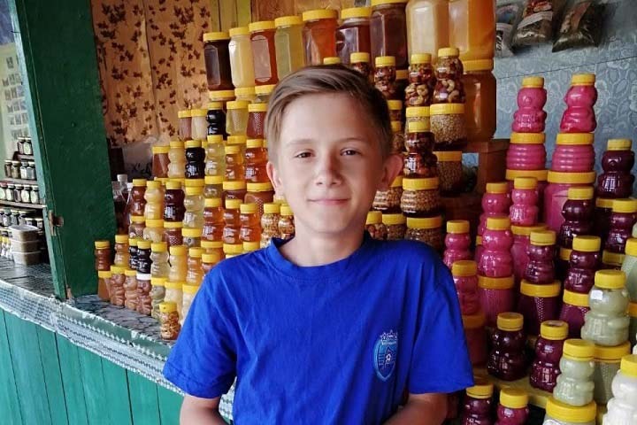 Мальчику из Новосибирска требуются дорогие исследования от рака кишечника