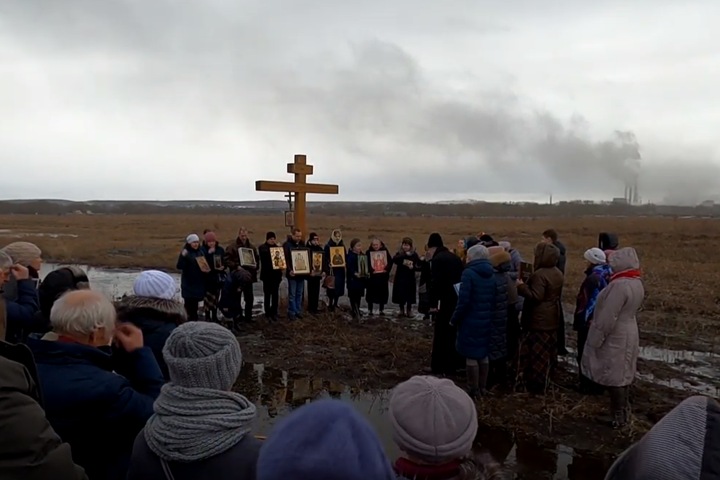 Крестный ход против эпидемий прошел в Красноярском крае