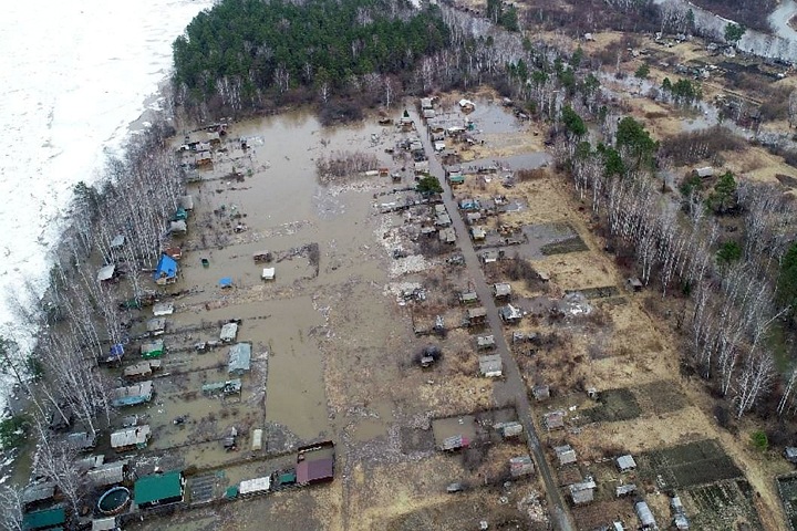 Дачный поселок затопило в Хакасии