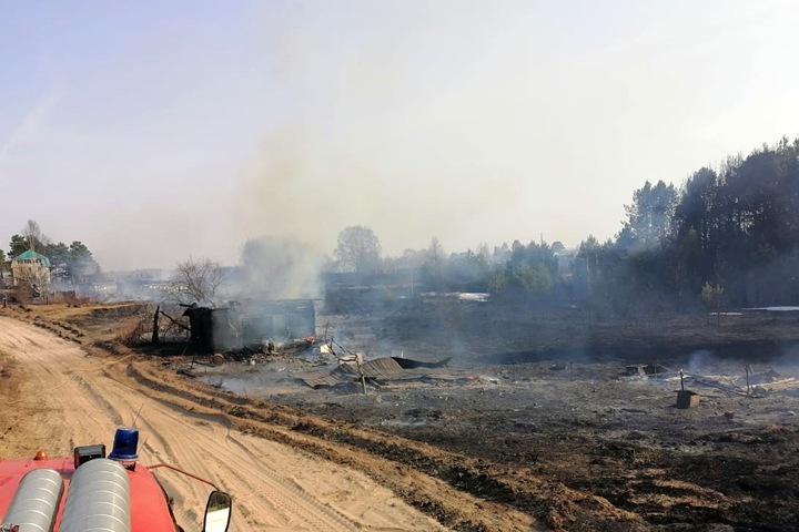 Огонь уничтожил 50 домов под Новосибирском