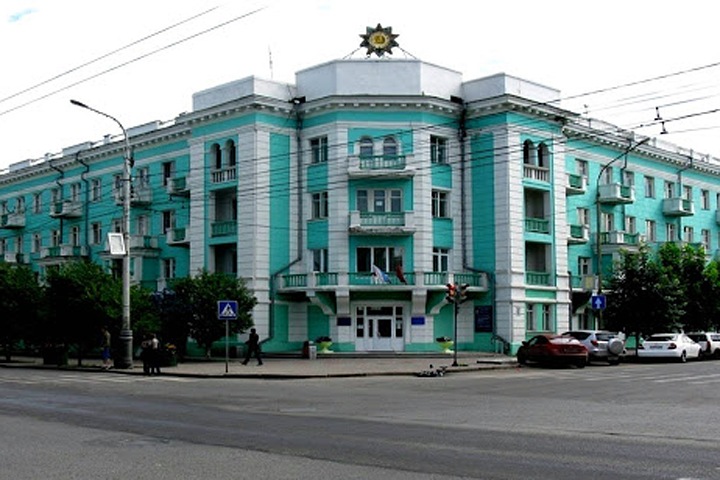 «МК»: глава красноярского госпиталя выпала из окна после предложения сотрудникам уйти в неоплачиваемый отпуск
