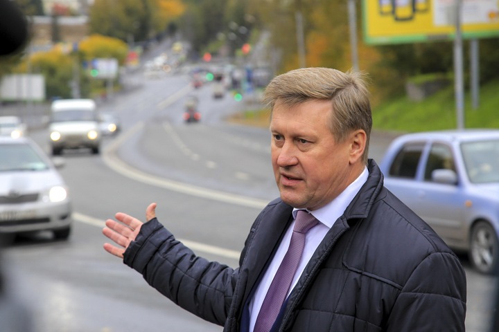 Мэр Новосибирска не советовал губернатору вводить электронные пропуска