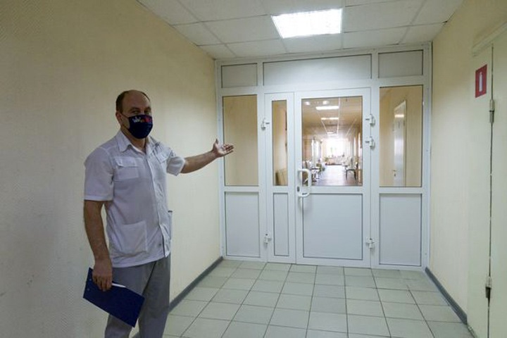 Число зараженных коронавирусом резко выросло на Алтае и в Омске