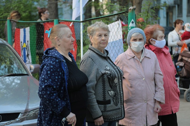 МЧС провело в Новосибирске концерт к 9 мая, несмотря на режим самоизоляции