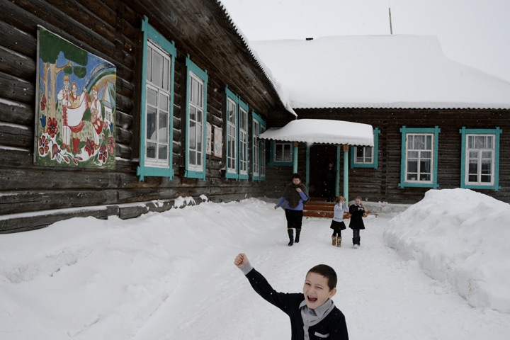 «Задания доставляем „ходячими“ смс»: директор забайкальской школы рассказала о проблемах дистанционного обучения