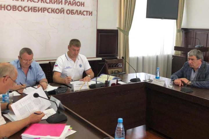 Новосибирские депутаты проинспектировали дороги в отдаленных районах области