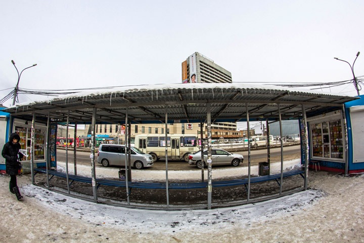 Новосибирское заксобрание озаботилось проблемой киосков рядом с остановочными павильонами