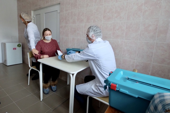 Более 250 новосибирских медиков заразились коронавирусом