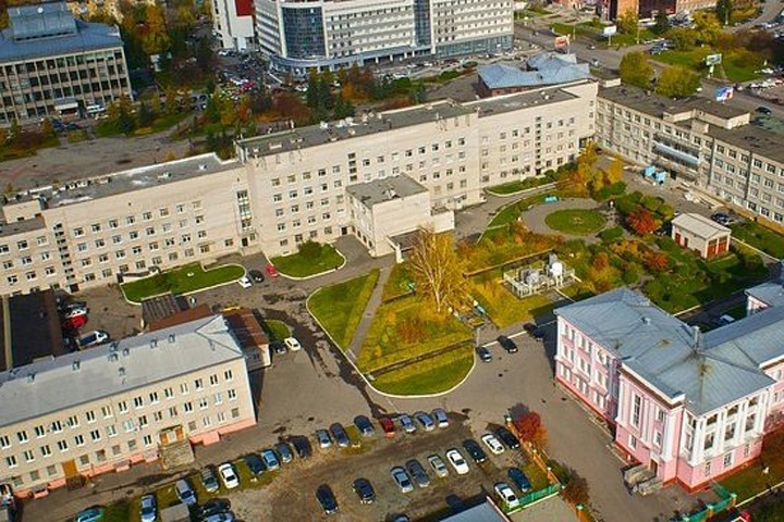 Вспышка коронавируса произошла в больнице скорой помощи Барнаула