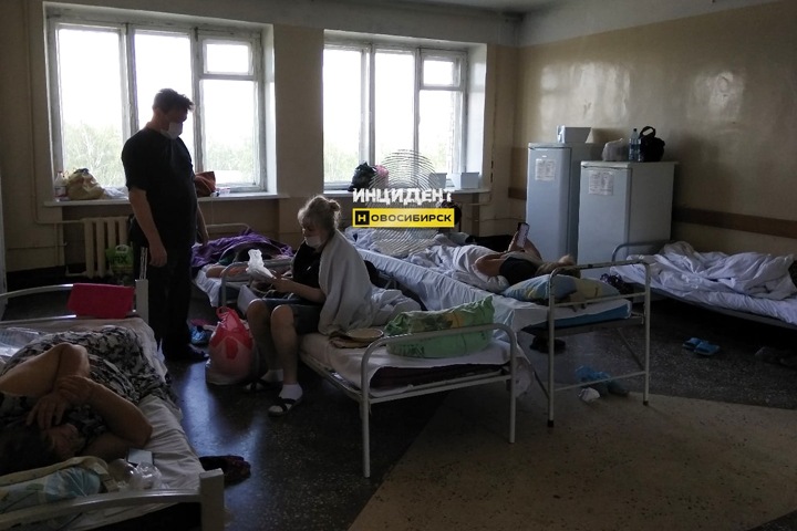 Пациенты показали условия в коронавирусном госпитале Новосибирска