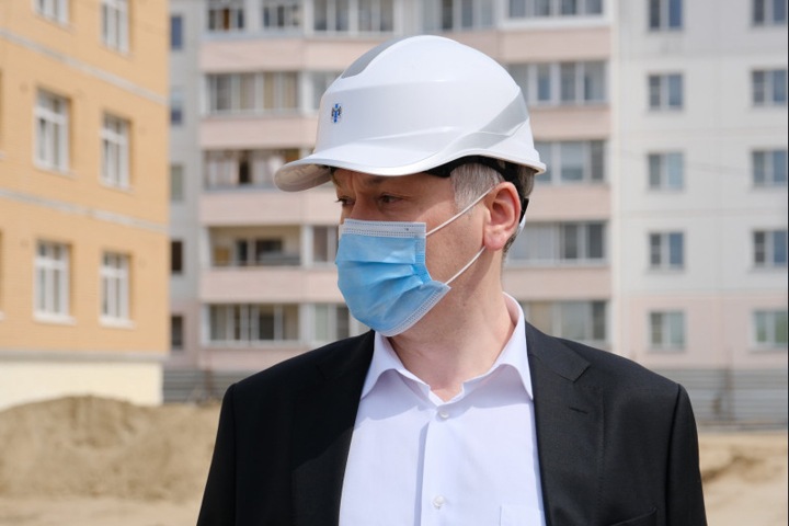 Новосибирский губернатор постановил не обслуживать людей без масок