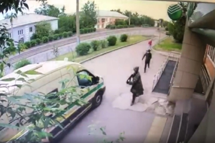 Дело о разбое завели после нападения на инкассаторов в Красноярске