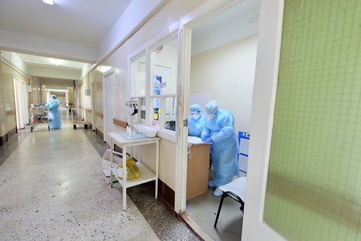Более 100 новых случаев коронавируса нашли в Новосибирске