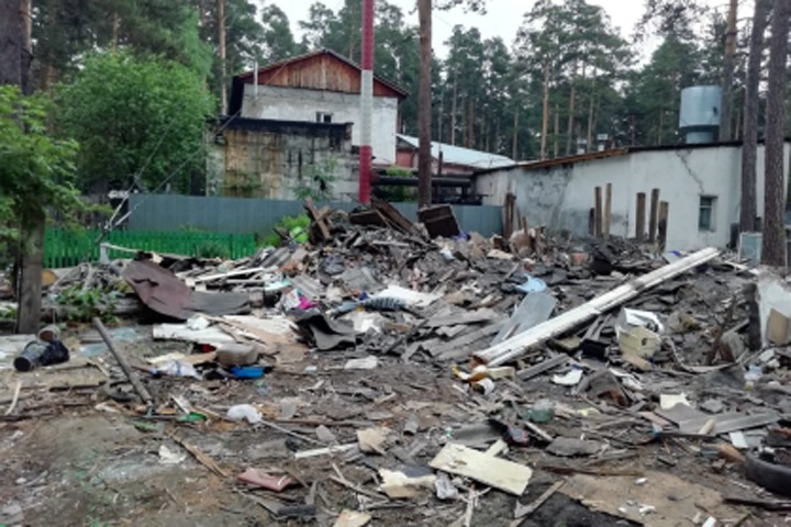 Новосибирский СК завел дело после сноса дома, в котором жили две семьи с детьми
