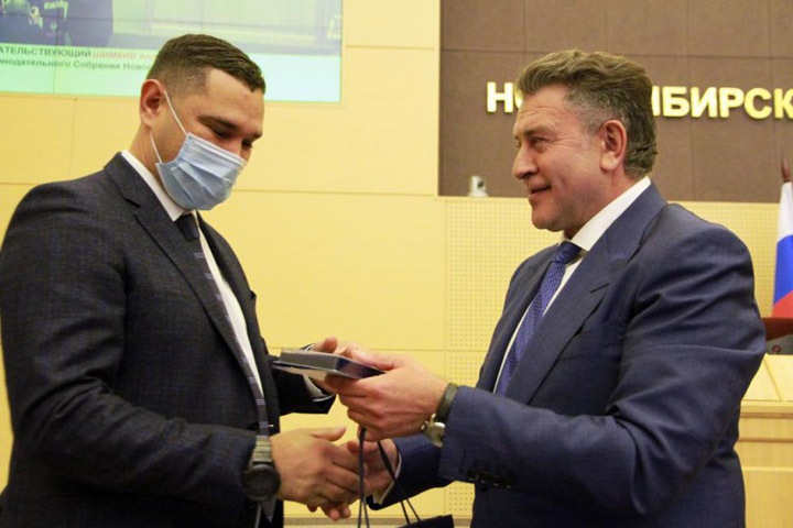 Новосибирский депутат стал «Почетным дорожником России»