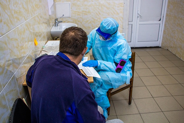 Почти 4,5 тыс. новосибирцев заразились коронавирусом