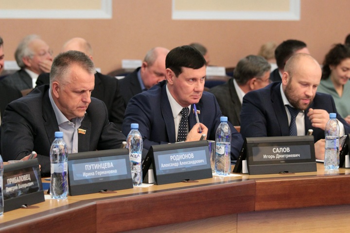 Депутат горсовета Новосибирска получил иск о банкротстве