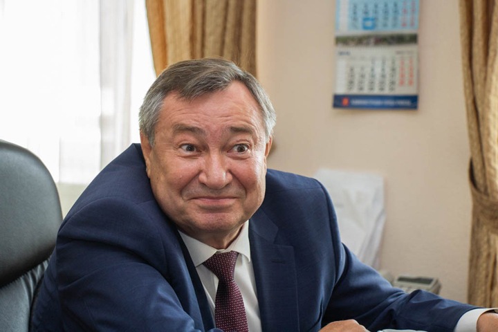 Депутаты приняли отставку мэра Ачинска