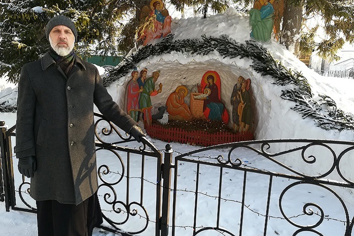 Новосибирского священника отстранили за критику храма Минобороны в соцсетях