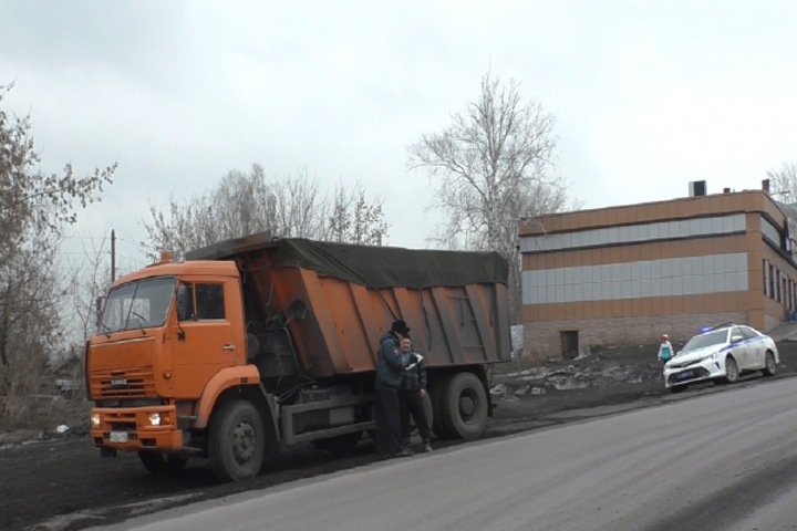 Экс-начальник отдела ГИБДД Кузбасса осужден за взятки от перевозчиков угля
