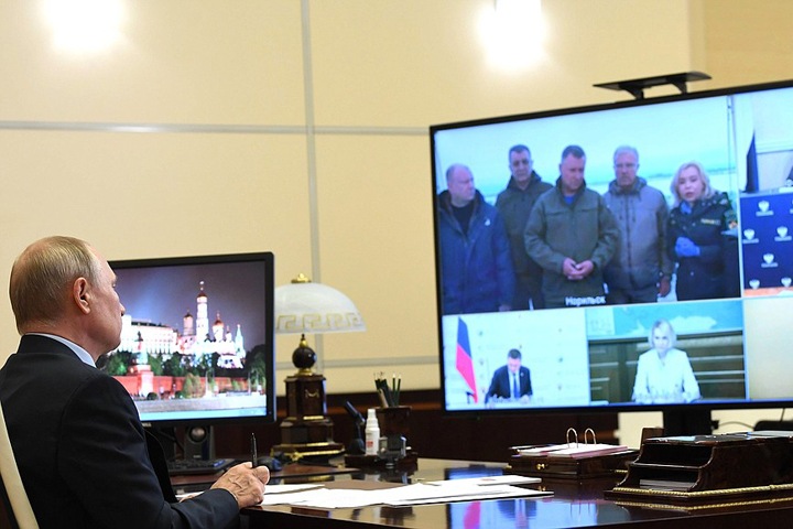 Путин заявил о «переломе» ситуации с аварией в Норильске, но признал ее последствия «тяжелыми»