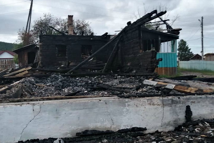 Жители забайкальского села спалили администрацию и офис микрозаймов
