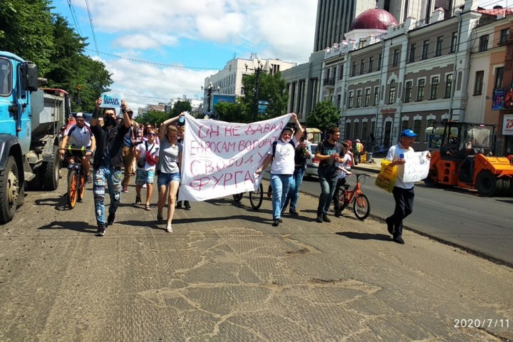 «Провалилась „Единая Россия“, вот сразу воронок и приехал»: Мазур о протестах в Хабаровске