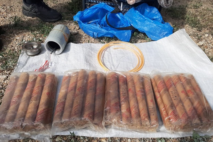 ФСБ пресекла незаконную продажу взрывчатки с рудника на Алтае