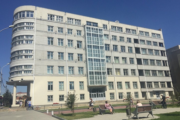 Новосибирское правительство решило благоустроить внутренний двор за 3,6 млн рублей