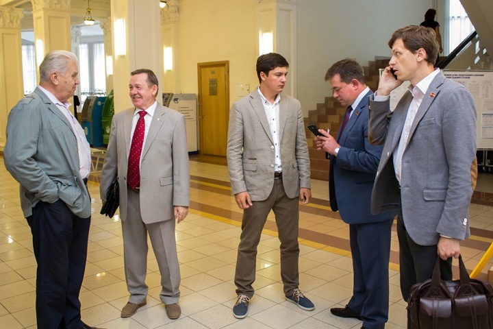 Депутаты новосибирского горсовета и бывший вице-губернатор пошли в заксобрание от КПРФ