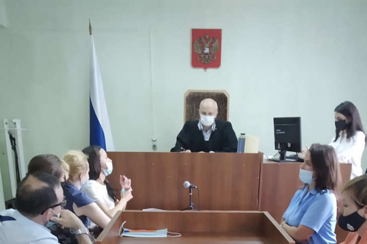 Четыре удара ножом для устрашения: членов кузбасской банды судят за вымогательство 3 млн у новосибирца
