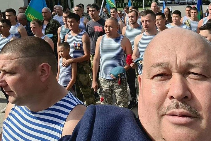 Алтайский депутат предложил «неслужившим» убирать оставленный десантниками мусор