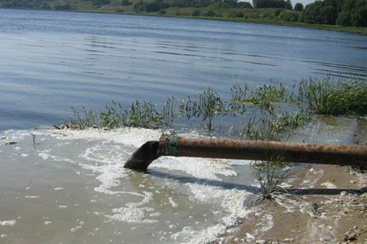 Иркутская прокуратура оштрафовала очистное предприятие за сброс жидких отходов в реку