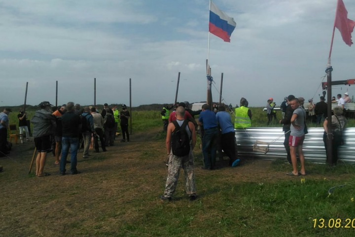 Силовики стягиваются в лагерь протестующих против углепогрузки в Кузбассе