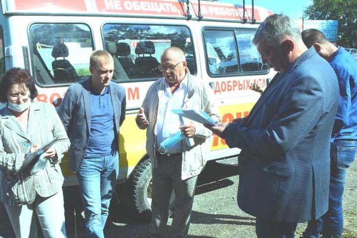 Новосибирский депутат проконтролировал ремонт дорог в Дзержинском районе