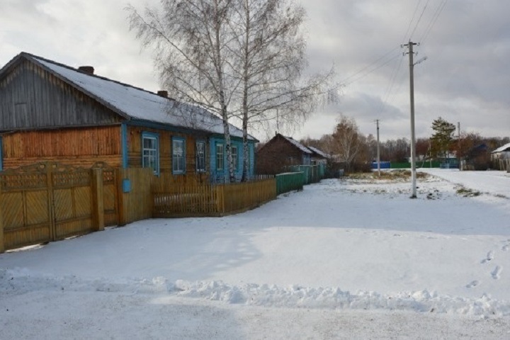 «Бей москвича»: новосибирский суд не нашел связи между ударами и травмами в сельской драке с участием военного