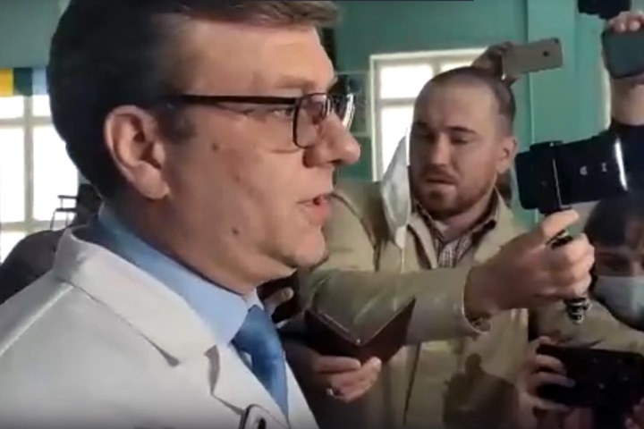 Главврач омской больницы объяснил кому Навального «нарушением обмена веществ»